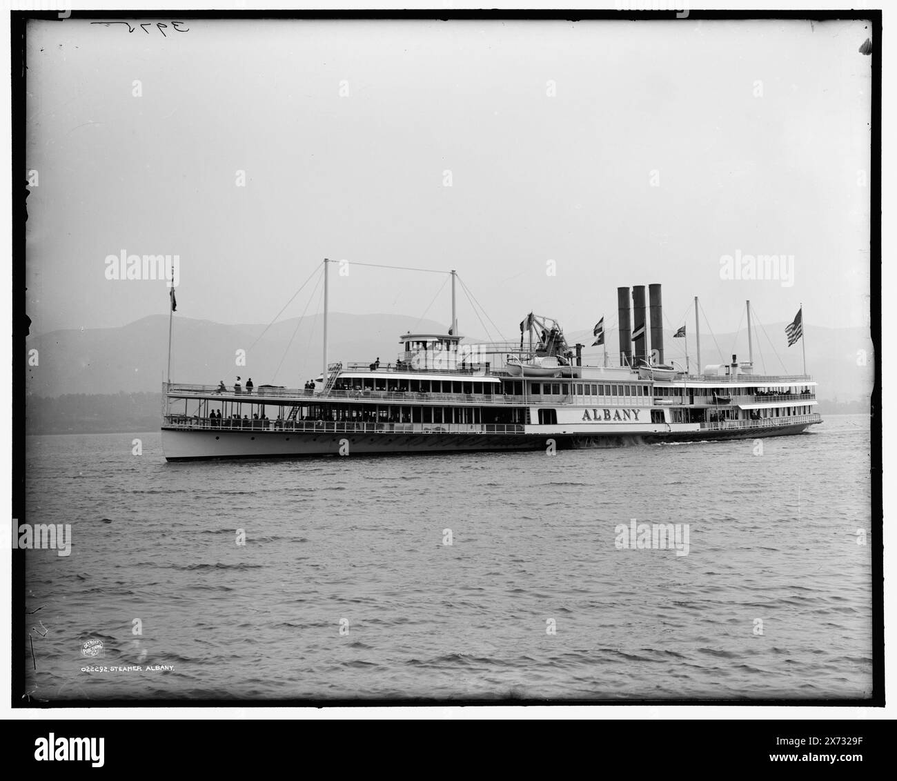 Steamer Albany, '3975' in negativo., Detroit Publishing Co. N. 022292., Gift; State Historical Society of Colorado; 1949, Albany (ruota laterale) , ruote laterali. Foto Stock