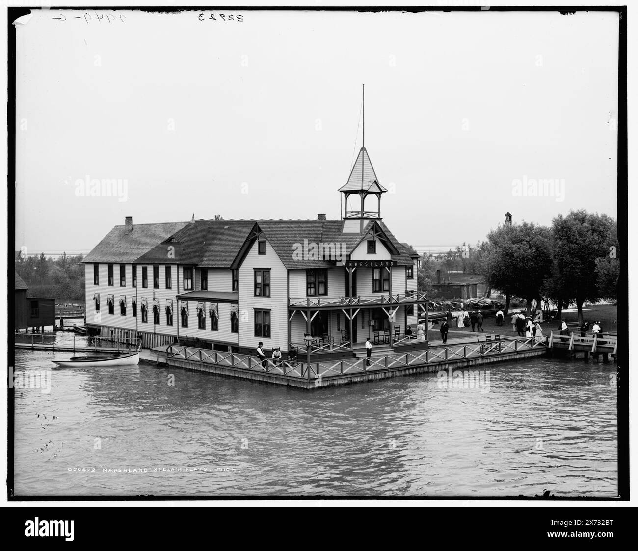 Marshland, St. Clair Flats, Mich., 'G 2449' e '33923' su negative., Detroit Publishing Co. No 070672., Gift; State Historical Society of Colorado; 1949, strutture sportive e ricreative. , Fronti d'acqua. , Stati Uniti, Michigan, Saint Clair Flats. Foto Stock