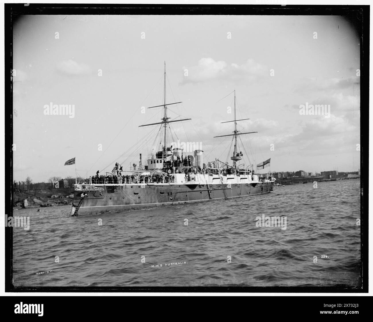 H.M.S. Australia, Title from jacket., 'Hart', '256,' e '1162' on negative., Detroit Publishing Co. No 32366., Gift; State Historical Society of Colorado; 1949, Australia (Cruiser) , Cruisers (Warships), British. Foto Stock
