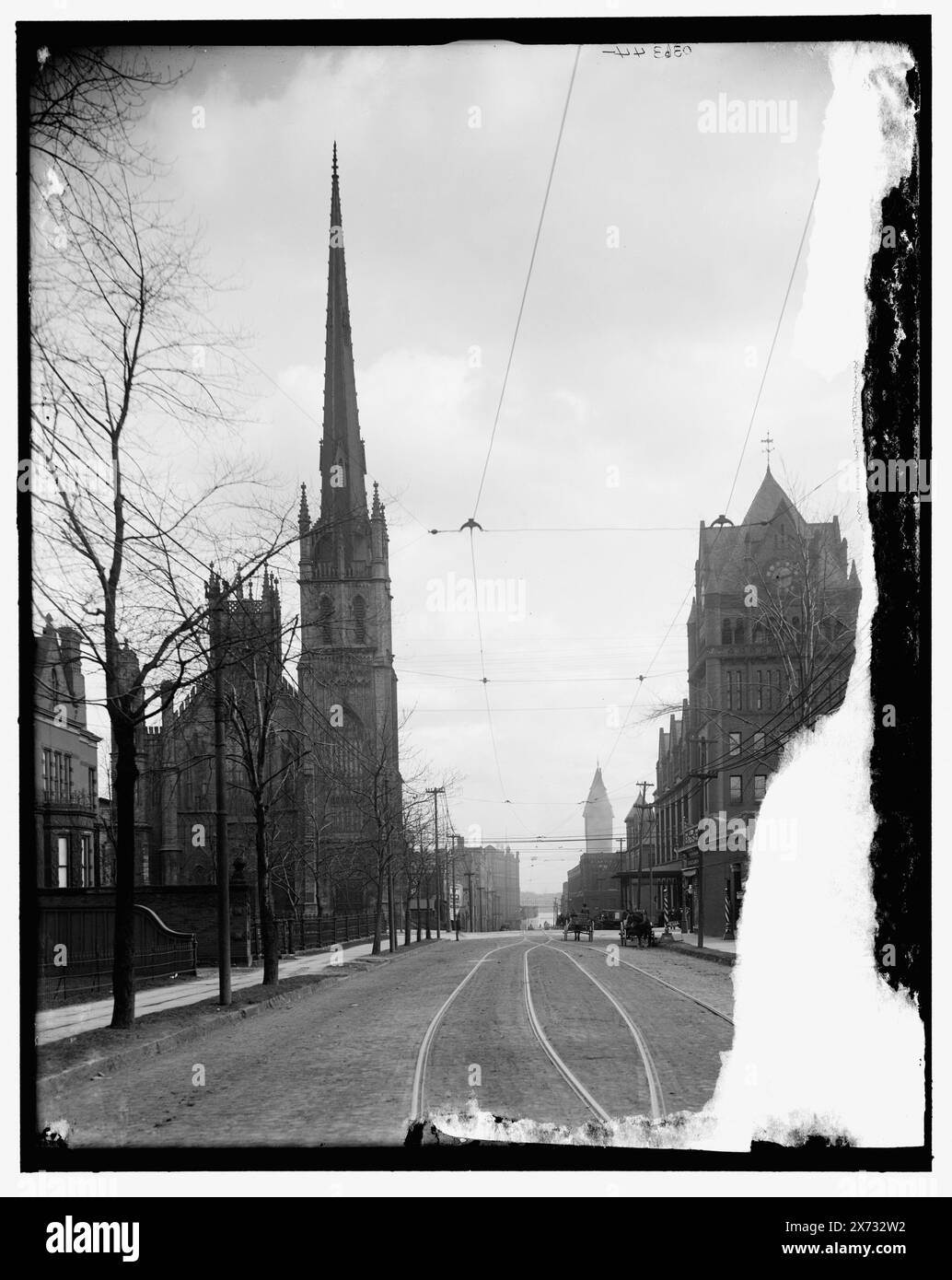 Fort Street Presbyterian Church and Union Railroad Station, Detroit, Mich., Title from jacket., Detroit Publishing Co. N. 036344., Gift; State Historical Society of Colorado; 1949, Presbyterian Chiese. , Stazioni ferroviarie. , Strade. , Stati Uniti, Michigan, Detroit. Foto Stock