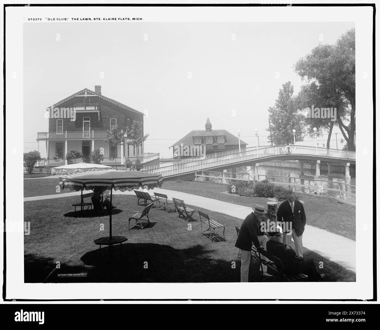 Old Club, il prato, Ste. Claire sic Flats, Mich., negative cracked e nastro al secondo foglio di vetro., Detroit Publishing Co. N. 073379., Gift; State Historical Society of Colorado; 1949, Clubs. , Stati Uniti, Michigan, Saint Clair Flats. Foto Stock