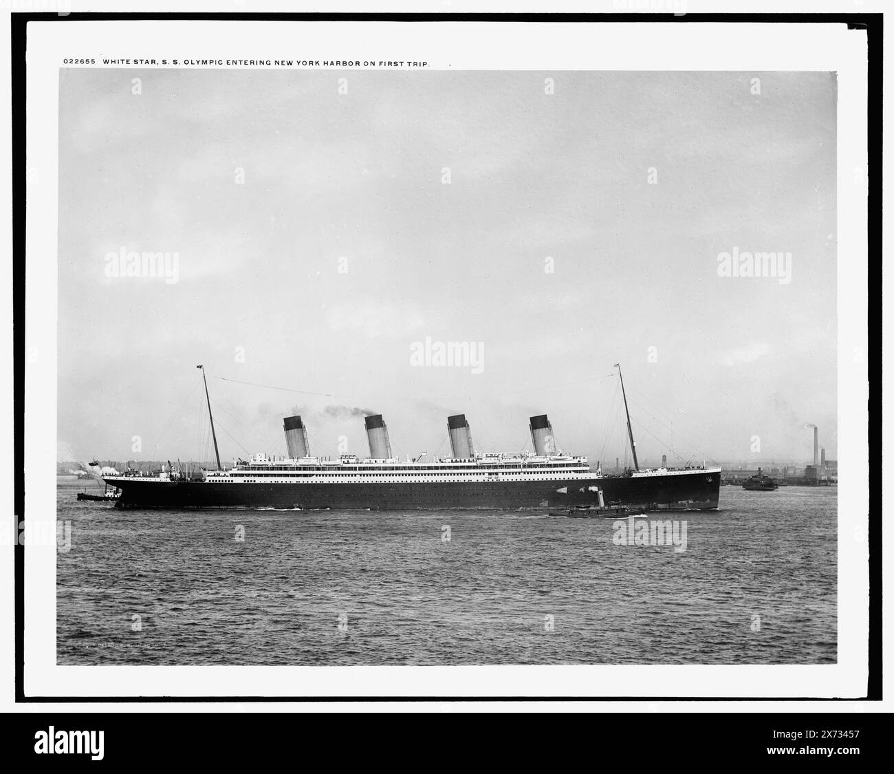White Star Line S.S. Olympic che entra nel porto di New York per il primo viaggio, trasparenza in vetro corrispondente (con lo stesso codice di serie) disponibile su telaio videodisc 1A-30678., Detroit Publishing Co. N. 022655., Gift; State Historical Society of Colorado; 1949, Olympic (nave a vapore) , Ocean Liners. , Stati Uniti, New York (Stato), New York. Foto Stock
