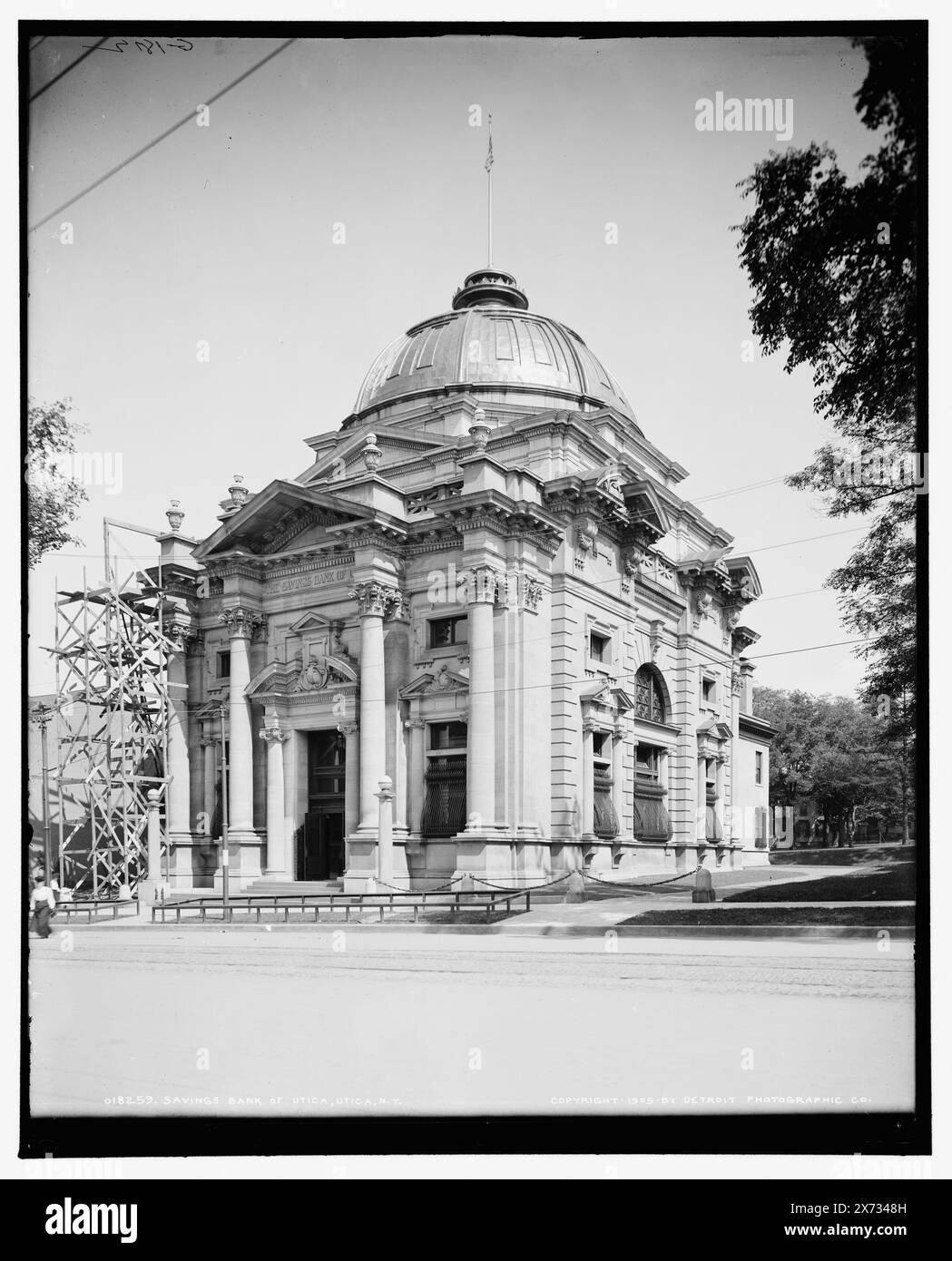 Savings Bank of Utica, Utica, N.Y., 'G 1872' su negative., Detroit Publishing Co. N. 018259., Gift; State Historical Society of Colorado; 1949, Banks. , Stati Uniti, New York (Stato), Utica. Foto Stock