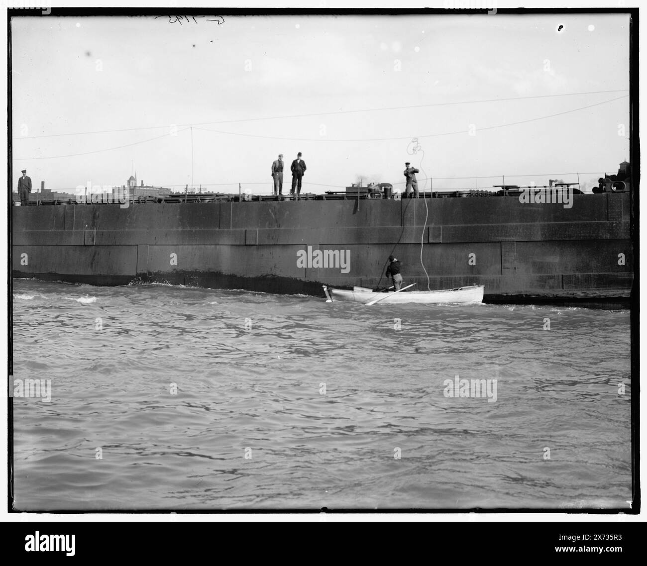 Thing the line, servizio postale statunitense, Title from jacket., 'G 7195' on negative., Detroit Publishing Co. No 039974., Gift; State Historical Society of Colorado; 1949, servizio postale. , Navi cargo. , Barche a remi. Foto Stock