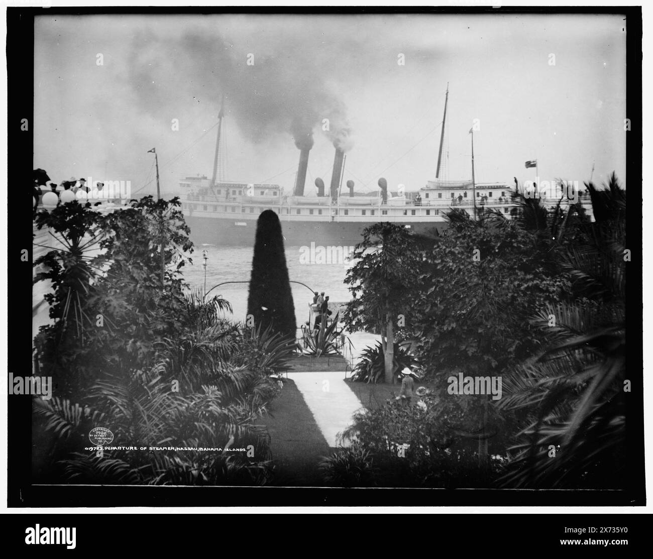 Partenza del piroscafo, Nassau, Isole Bahama, Detroit Publishing Co. N.. 019723., Gift; State Historical Society of Colorado; 1949, Ships. , Fronti d'acqua. Bahamas, Nassau. Foto Stock