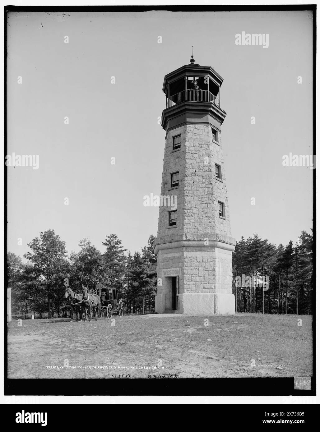 Weston Tower, Derryfield Park, Manchester, N.H., '4447' in negativo., Detroit Publishing Co. n. 072121., Gift; State Historical Society of Colorado; 1949, Observation Towers. , Stati Uniti, New Hampshire, Manchester. Foto Stock
