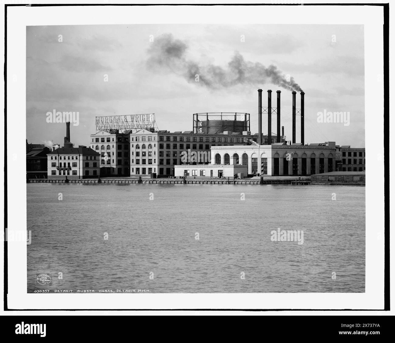 Detroit Rubber Works, Detroit, Mich., 'G 4840' su negative., Detroit Publishing Co. N. 070337., Gift; State Historical Society of Colorado; 1949, Rubber Industry. , Impianti industriali. , Fronti d'acqua. , Stati Uniti, Michigan, Detroit. Foto Stock