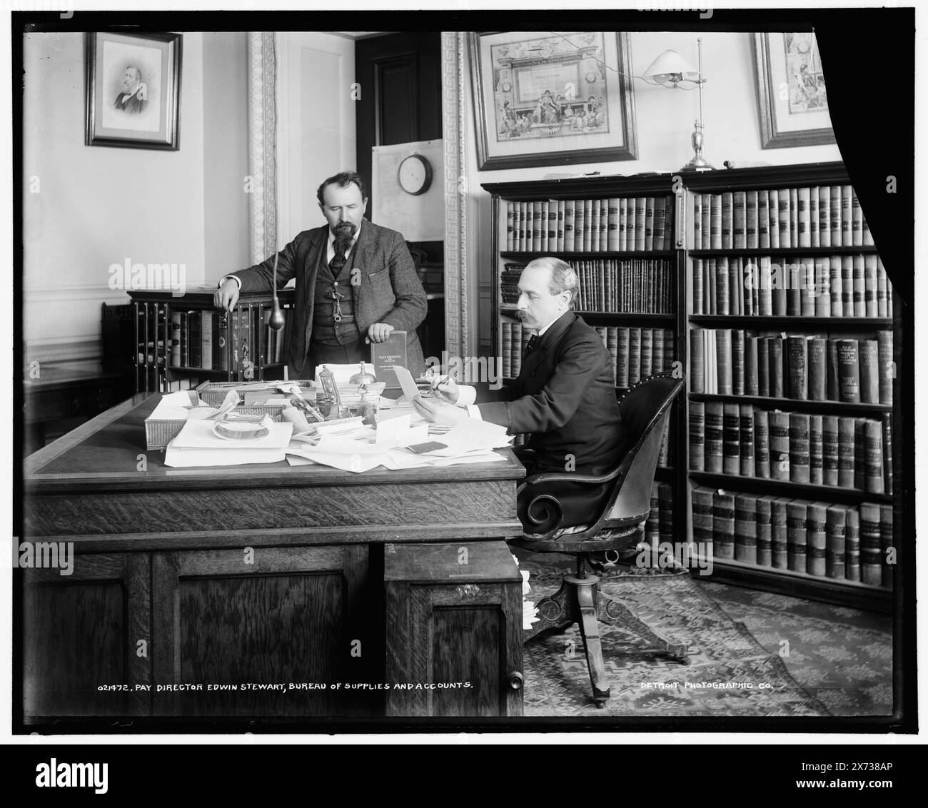 Pay Director Edwin Stewart, Bureau of Supplies and Accounts, Date based on Detroit, Catalogue J (1901)., Detroit Publishing Co. N. 021472., Gift; State Historical Society of Colorado; 1949, Stati Uniti., Marina. , Funzionari governativi, Stati Uniti. , Uffici. Foto Stock