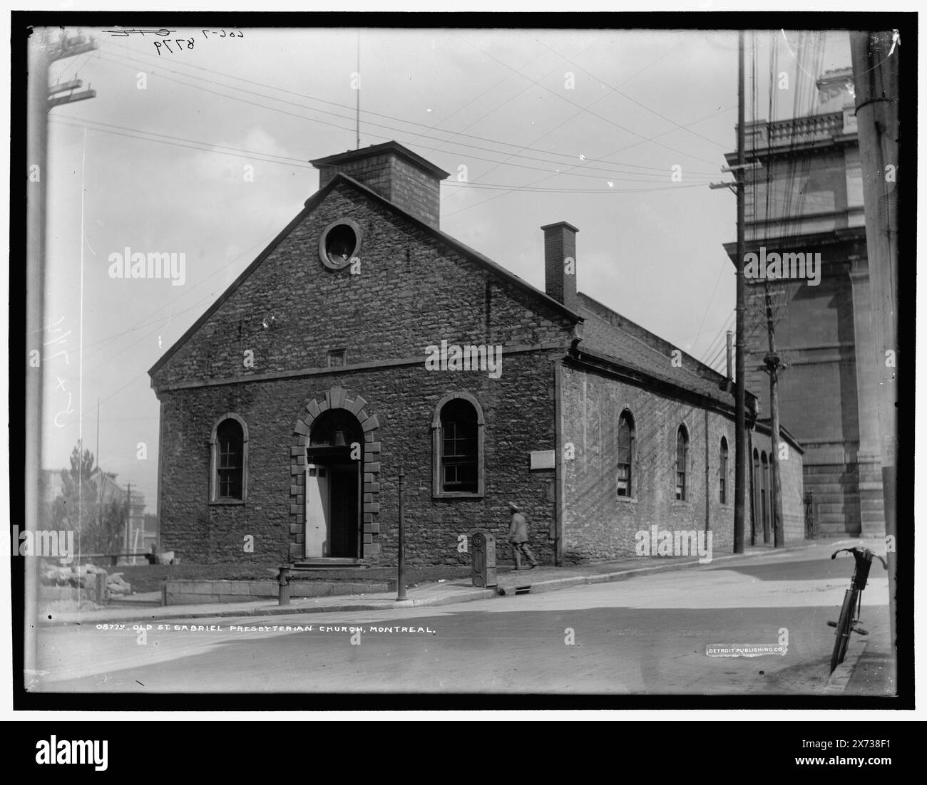 Old St. Gabriel Presbyterian Church, Montreal, Data basata su Detroit, Catalogo J (1901)., '606-7' e 'C 12' su negative., Detroit Publishing Co. N. 08779., Gift; State Historical Society of Colorado; 1949., heading(s) in 610 Field(s) UnVerified, St. Gabriel Presbyterian Church (Montreal, Quebec) , Presbyterian Chiese. , Canada, Quebec (Provincia), Montreal. Foto Stock