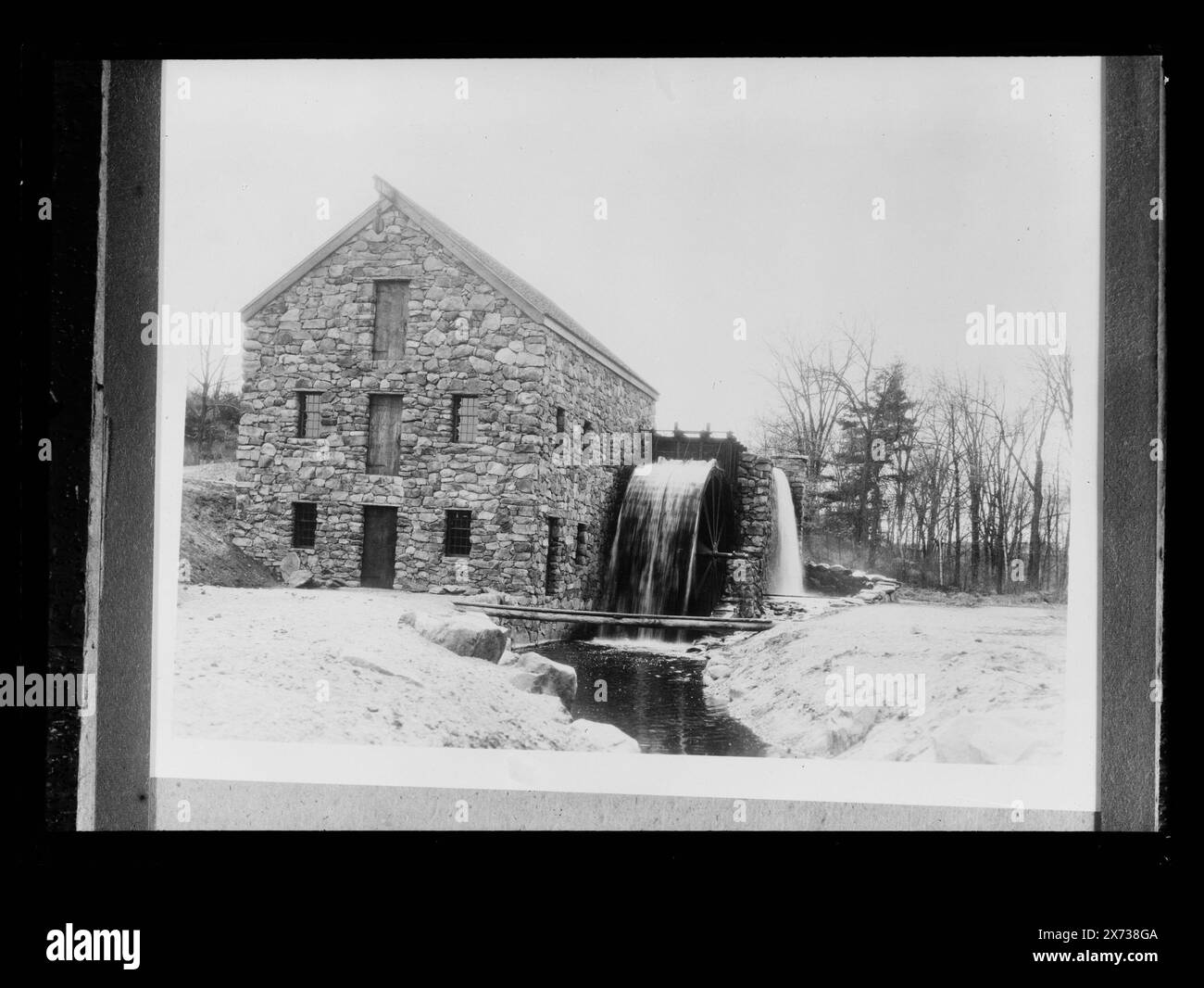 Vecchio mulino, ruota ad acqua, titolo da giacca., No Detroit Publishing Co. N., regalo; State Historical Society of Colorado; 1949, Mills. , Fiumi. , Waterwheels. Foto Stock