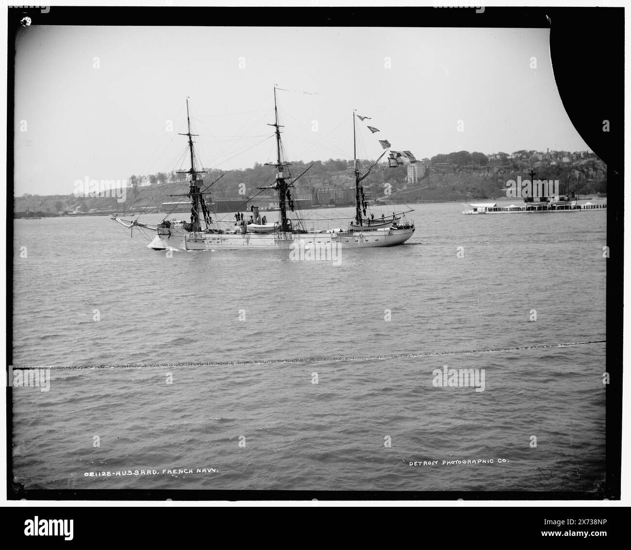 Hussard, marina francese, Detroit Publishing Co. N. 021128., Gift; State Historical Society of Colorado; 1949, Hussard (nave) , Government Vessels, French. , Columbian Naval Review, 1893. , Parate e cerimonie navali. Foto Stock