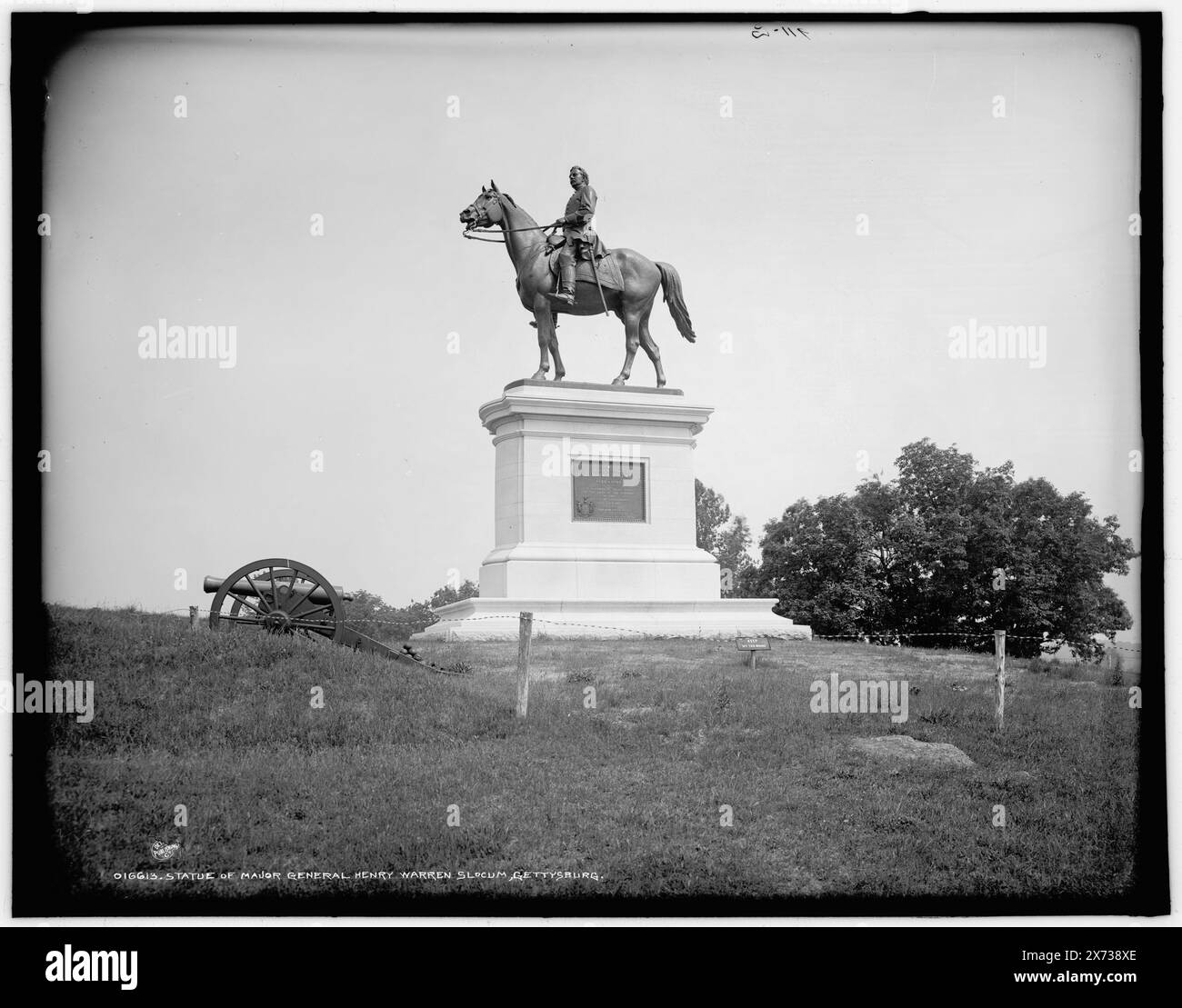 Statua del maggiore generale Henry Warren sic Slocum, Gettysburg, Data basata su Detroit, Catalogo P (1906)., '911-G' e '113' su negativo., Detroit Publishing Co. N. 016613., Gift; State Historical Society of Colorado; 1949, Slocum, Henry Warner, 1827-1894. , Parchi nazionali e riserve. , Scultura. , Stati Uniti, storia, Guerra civile, 1861-1865. , Stati Uniti, Pennsylvania, Gettysburg National Military Park. Foto Stock