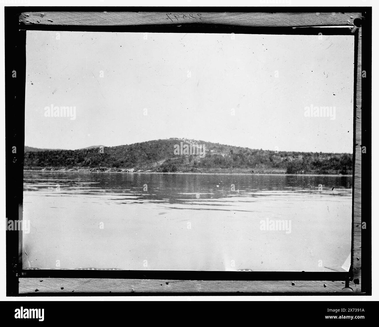 Hill a Guantanamo, Cuba, campo dei marines su ..., Detroit Publishing Co. N.. 032597., Gift; State Historical Society of Colorado; 1949, Bays. , Colline. , Guerra ispano-americana, 1898. , Cuba, Baia di Guantánamo. Foto Stock