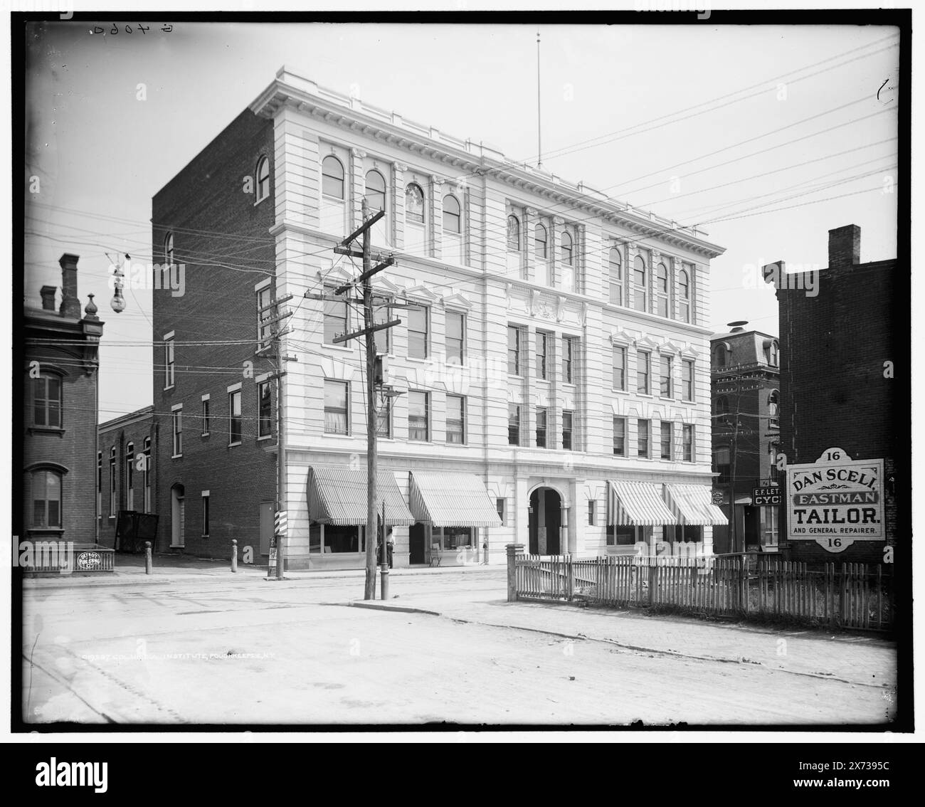 Columbia, ovvero Columbus Institute, Poughkeepsie, N.Y., "G 4060" su negative., Detroit Publishing Co. N.. 019587., Gift; State Historical Society of Colorado; 1949, Schools. , Strutture educative. , Signs (Notices) , Stati Uniti, New York (State), Poughkeepsie. Foto Stock