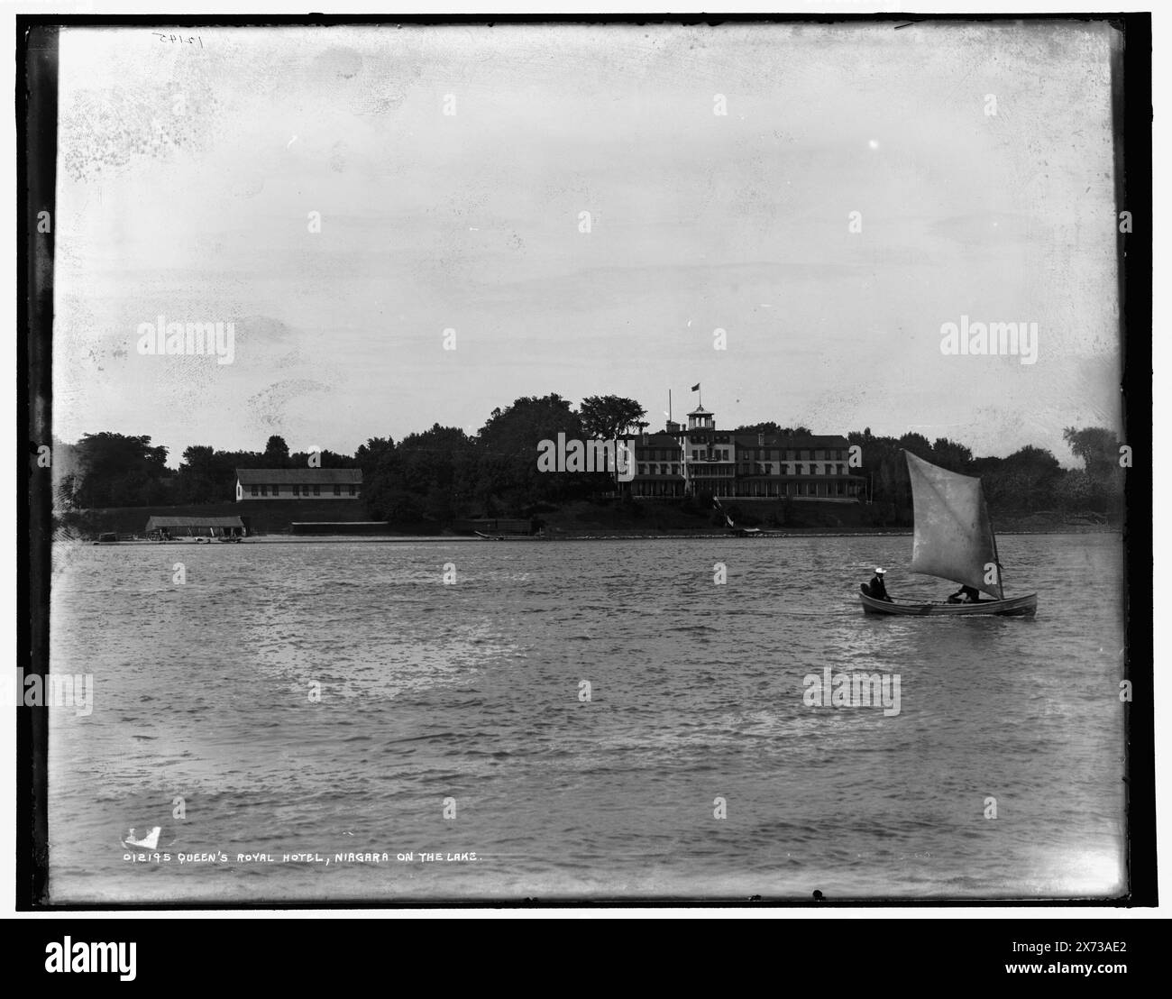 Queen's Royal Hotel, Nagara-on-the-Lake, Data basata su Detroit, Catalogo J (1901)., Detroit Publishing Co. N. 012145., Gift; State Historical Society of Colorado; 1949, Alberghi. , Canada, Ontario, Niagara-on-the-Lake. Foto Stock