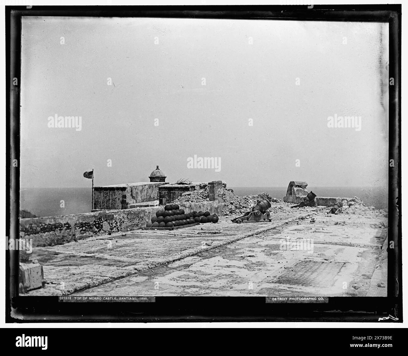 Top of Morro Castle, Santiago, 1898, Data basata su Detroit, Catalogo J (1901)., '904' su negative., Detroit Publishing Co. N. 021513., Gift; State Historical Society of Colorado; 1949, Castillo del Morro de San Pedro de la Roca (Santiago de Cuba, Cuba) , forti e fortificazioni. , Guerra ispano-americana, 1898. , Cuba, Santiago di Cuba. Foto Stock