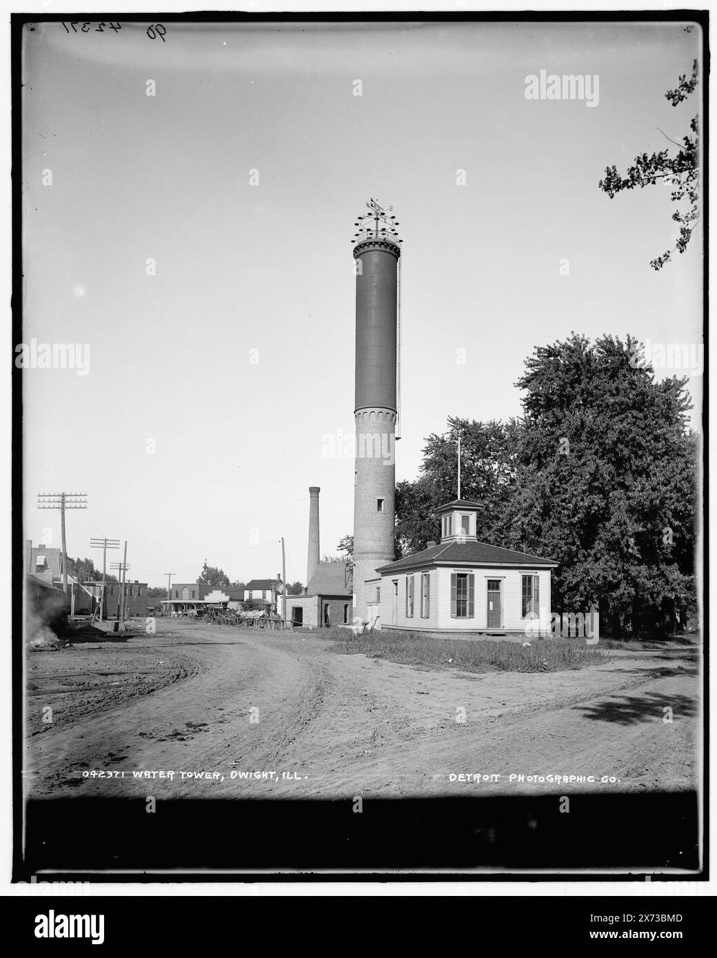 Water Tower, Dwight, Ill., '90' su negative., Detroit Publishing Co. N. 042371., Gift; State Historical Society of Colorado; 1949, Water Towers. , Stati Uniti, Illinois, Dwight. Foto Stock