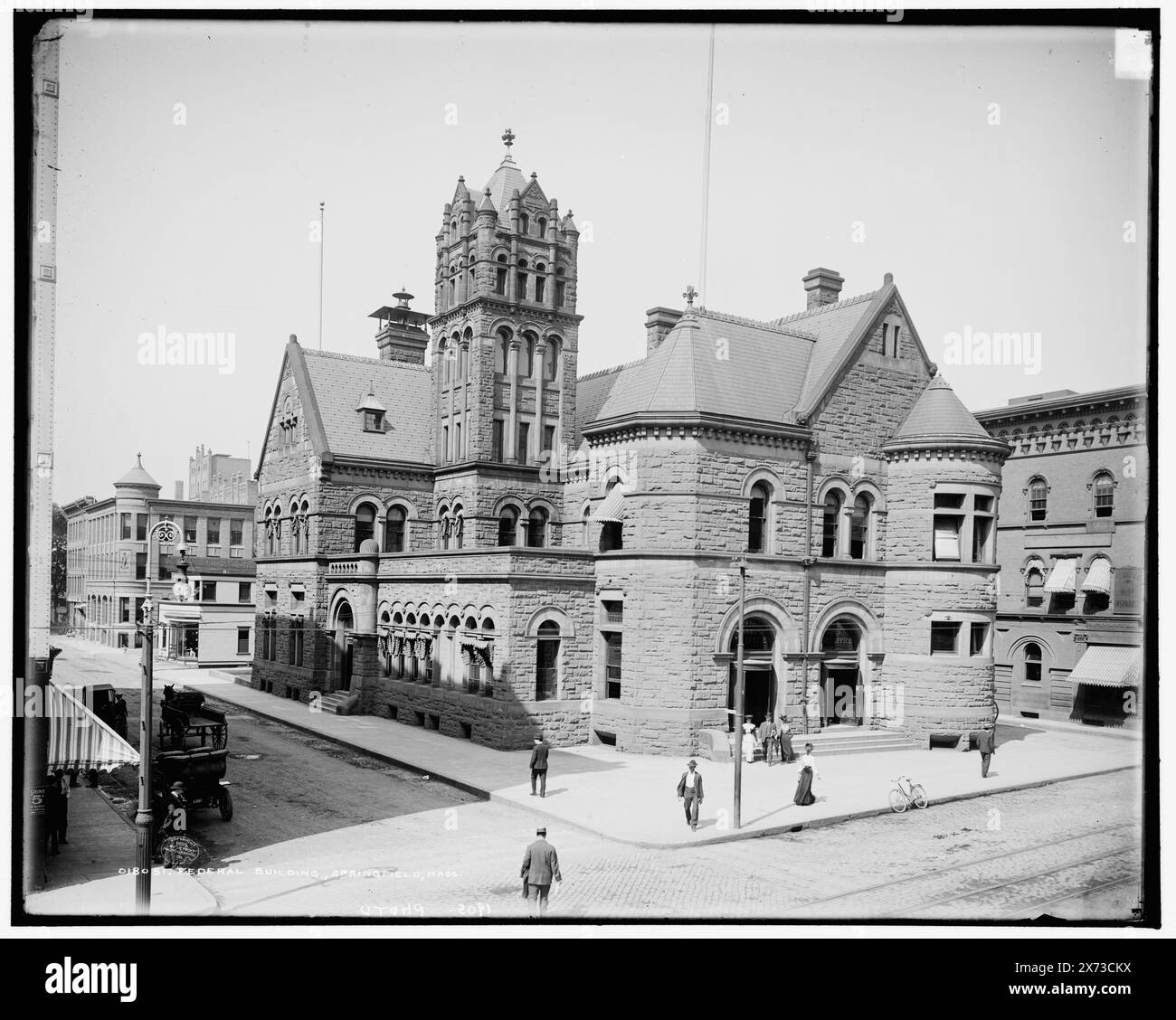 Edificio federale, Springfield, Mass., corrispondente vetro trasparente (con lo stesso codice di serie) disponibile su videodisc frame 1A-30243., Customs House and Post Office' on building., '217' on negative., Detroit Publishing Co. N.. 018051., Gift; State Historical Society of Colorado; 1949, Customhouse. , Uffici postali. , Stati Uniti, Massachusetts, Springfield. Foto Stock