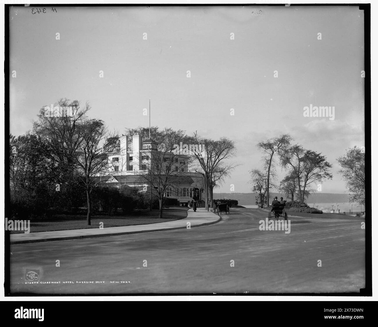Claremont Hotel, Riverside Drive, New York, 'H 343' in negativo., Detroit Publishing Co. N. 070694., Gift; State Historical Society of Colorado; 1949, Claremont Inn (New York, N.Y.) , Alberghi. , Strade. , Stati Uniti, New York (Stato), New York. Foto Stock