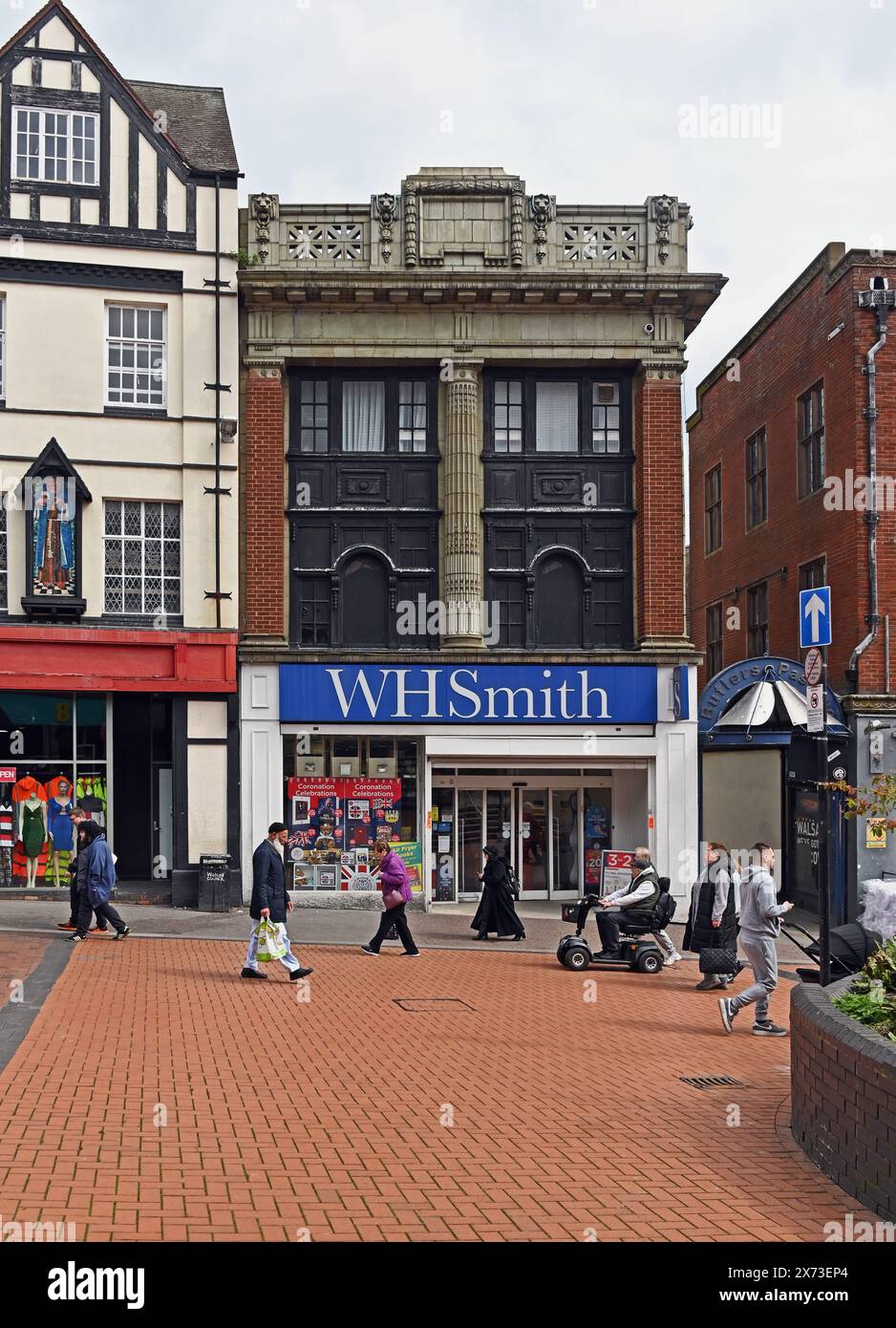 Negozio davanti. W.H. Smith. Park Street, Walsall, West Midlands, Inghilterra, Regno Unito, Europa. Foto Stock