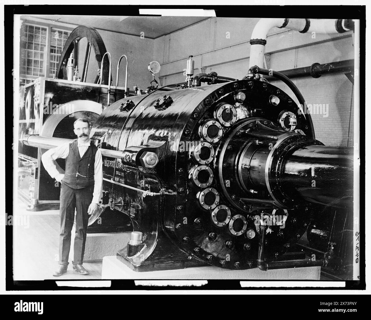 Parte del compressore d'aria di Ellison Hoist, Lead Homestake Mine, Title from Jacket., Detroit Publishing Co. N. 043176., Gift; State Historical Society of Colorado; 1949, compressori d'aria. , Estrazione del piombo. , Interni. Foto Stock