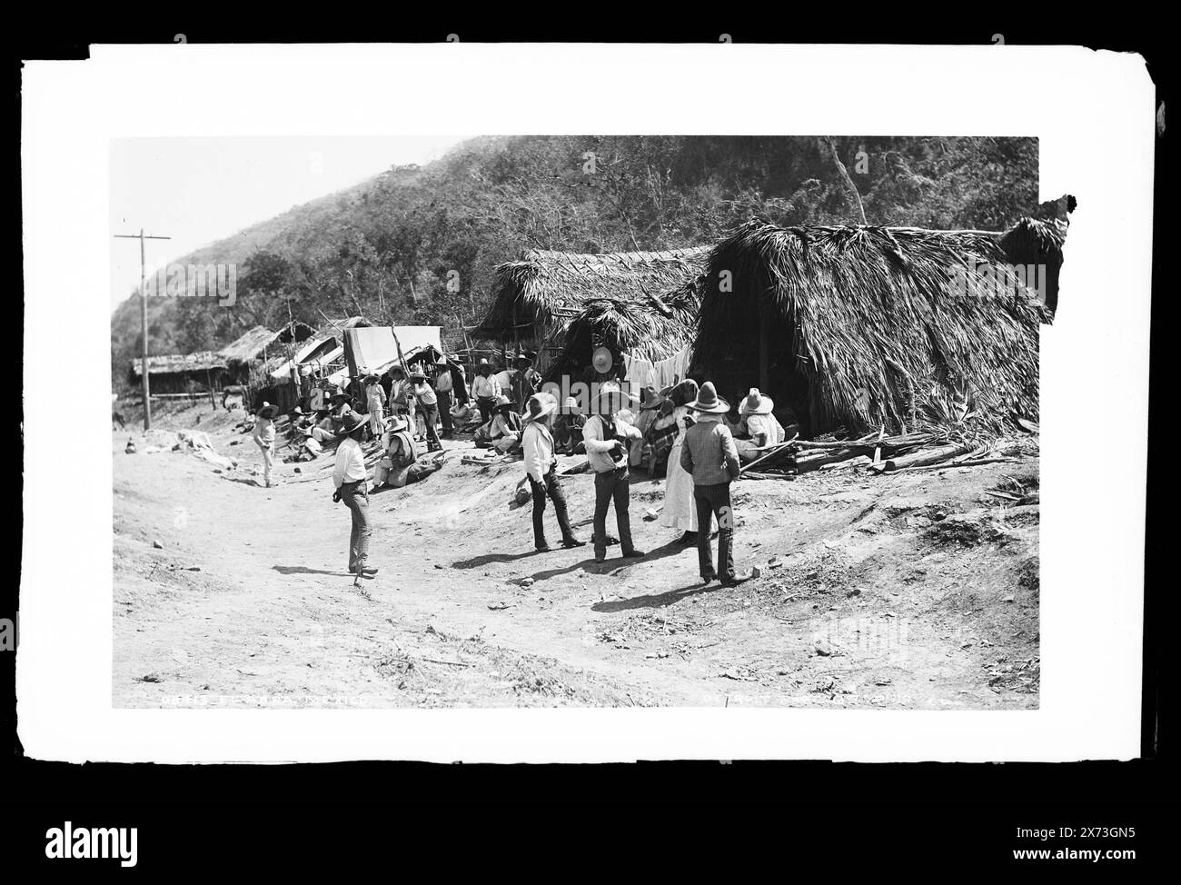 El Abra, Mexico, Attribution to Jackson based on Catalogue of the W.H. Jackson Views (1898)., Detroit Publishing Co. N. X 8413., Gift; State Historical Society of Colorado; 1949, tetti in paglia. , Messico, Abra. Foto Stock