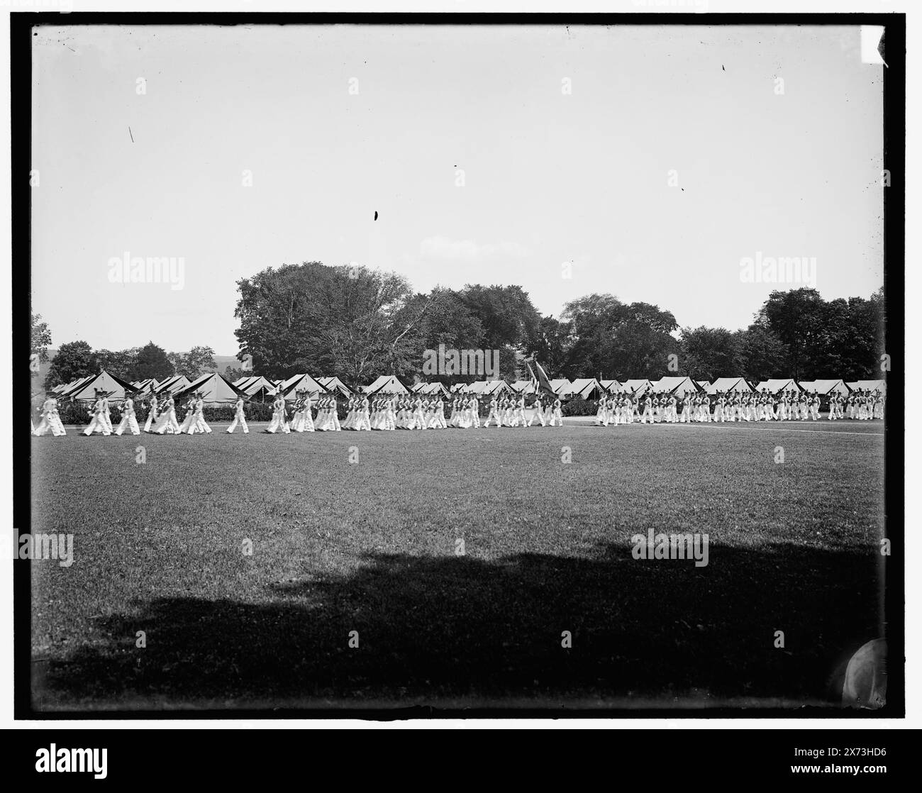 West Point, N.Y., battaglione Passing in review, Title from jacket., Detroit Publishing Co. No 33973; fornito da Cataloger., Gift; State Historical Society of Colorado; 1949, United States Military Academy. , Università e college. , Istruzione militare. , Parate e cerimonie militari. , Stati Uniti, New York (Stato), West Point. Foto Stock