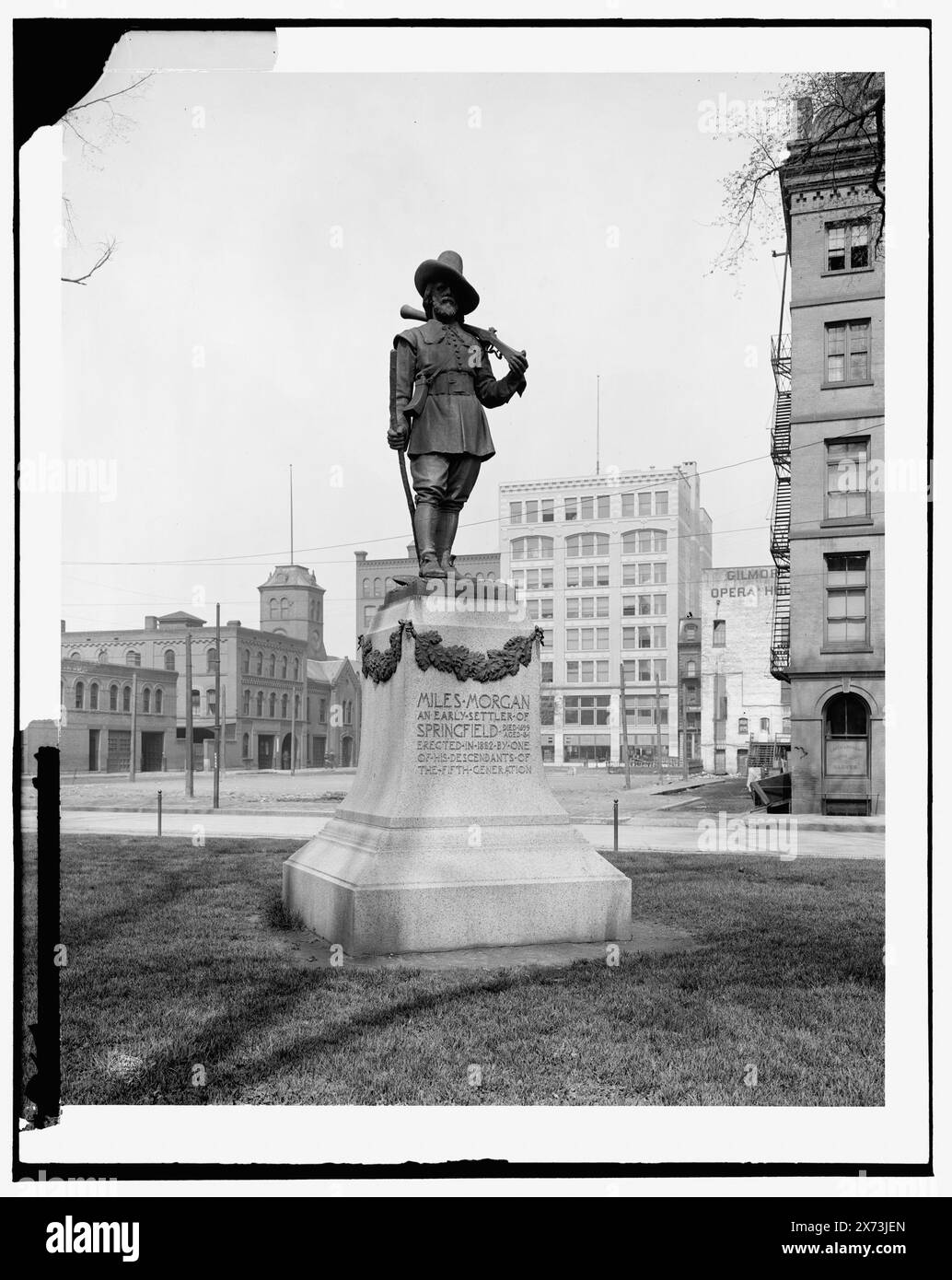 Statua di Miles Morgan, Springfield, Massachusetts, titolo da giacca., 'Miles Morgan, uno dei primi coloni di Springfield, morì nel 1699, all'età di 84 anni alla base., '3960' in negativo., Detroit Publishing Co. n. 070536., Gift; State Historical Society of Colorado; 1949, Sculpture. , Stati Uniti, Massachusetts, Springfield. Foto Stock