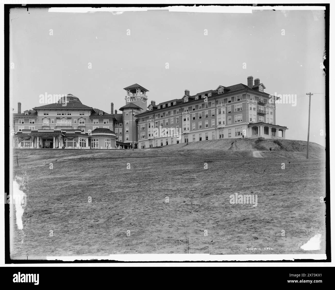 Hampton Terrace Hotel, Augusta, GA, immagini videodisco fuori sequenza; l'ordine effettivo da sinistra a destra è 1A-06871, 06870., Data basata su Detroit, Catalogo P (1906)., '[, .]83' a sinistra negativa., Detroit Publishing Co. N.. 010895., Gift; State Historical Society of Colorado; 1949, Alberghi. , Stati Uniti, Georgia, Augusta. Foto Stock