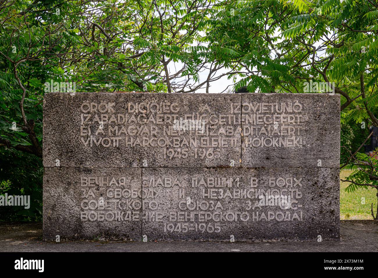La pietra commemorativa della Liberazione al Memento Park, Budapest, Ungheria Foto Stock