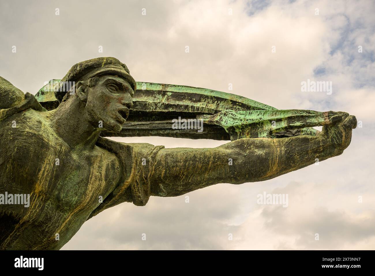 Monumento della Repubblica dei Consigli, (marinaio di carica) al Parco Memento, Budapest, Ungheria Foto Stock