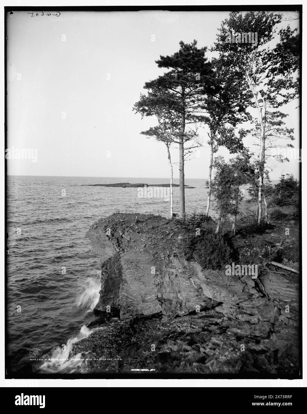 Un po' di costa, Presque Isle Park, Marquette, Mich., 'G 4605' su negative., Detroit Publishing Co. No 070720., Gift; State Historical Society of Colorado; 1949, Parks. , Fronti d'acqua. , Stati Uniti, Michigan, Marquette. Foto Stock