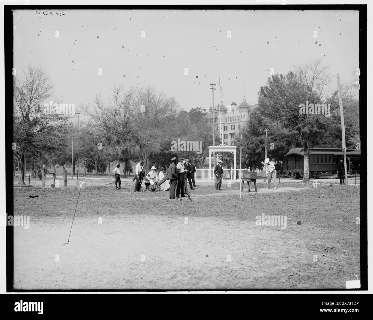 Golf, De Land, Florida, titolo da giacca., '526' su negativo., Detroit Publishing Co. n. 033859., Gift; State Historical Society of Colorado; 1949, Golf. , Stati Uniti, Florida, De Land. Foto Stock