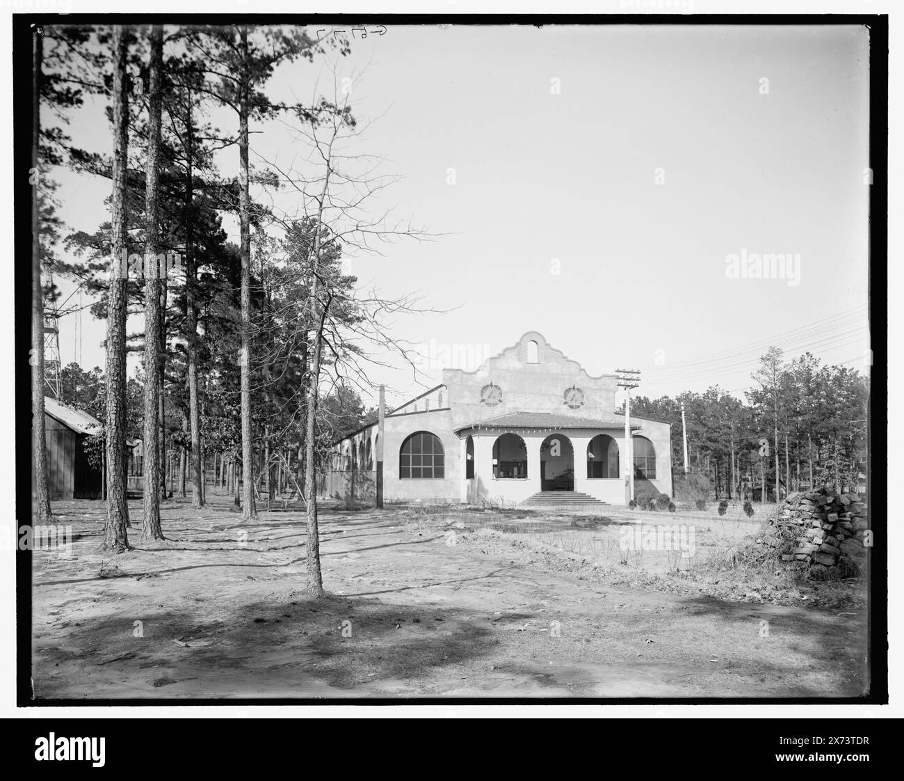 Forest Park Theater, Little Rock, Arca., Title from jacket., 'G 6777' on negative., Detroit Publishing Co. No 039507., Gift; State Historical Society of Colorado; 1949, Parks. , Teatri. , Stati Uniti, Arkansas, Little Rock. Foto Stock