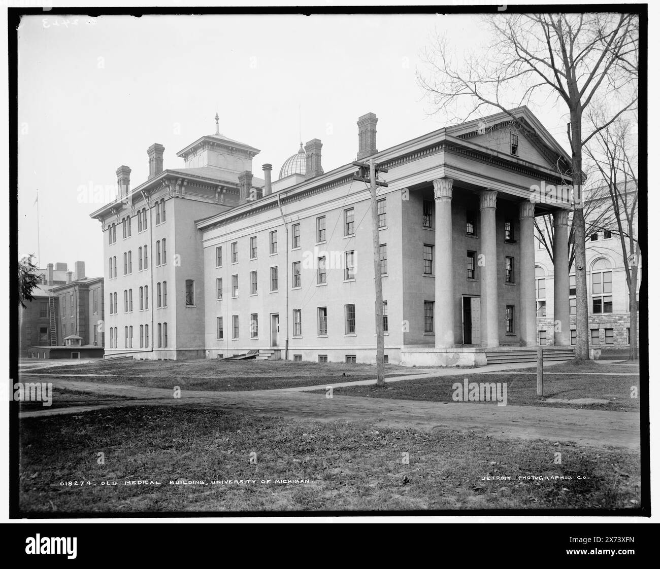 Old Medical building, University of Michigan, Data basata su Detroit, Catalogo P (1906)., 'G 2423' su negative., Detroit Publishing Co. N.. 018274., Gift; State Historical Society of Colorado; 1949, University of Michigan, Buildings. , Università e college. , Strutture educative. , Educazione medica. , Stati Uniti, Michigan, Ann Arbor. Foto Stock
