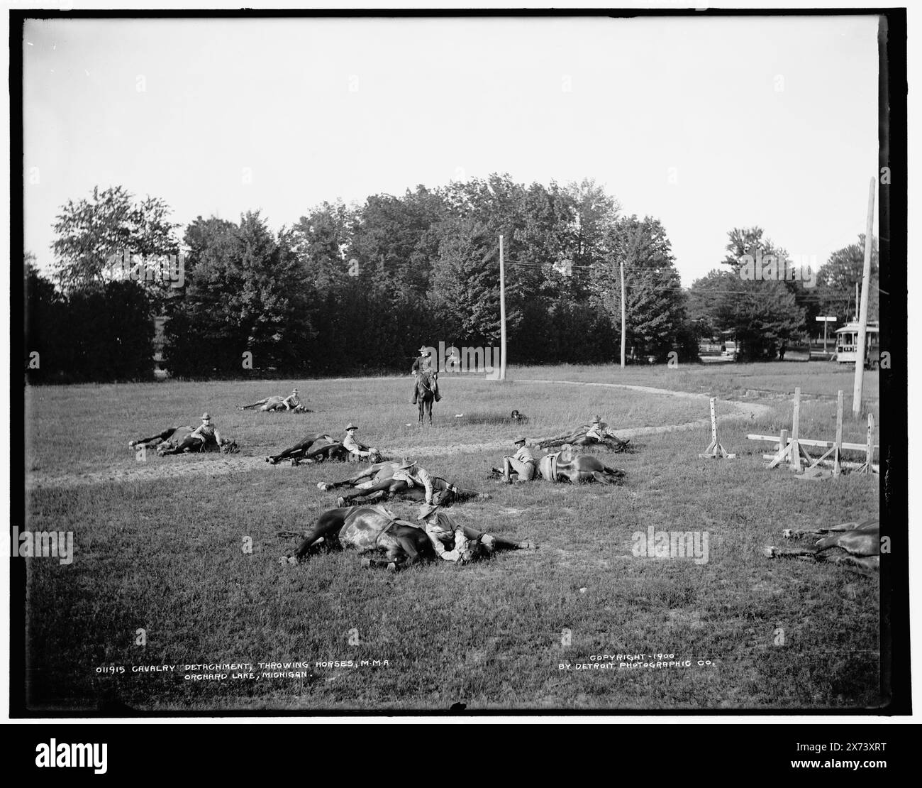 Distaccamento di cavalleria, cavalli lanciatori, M.M.A., Orchard Lake, Michigan, Detroit Publishing Co. n. 011915., Gift; State Historical Society of Colorado; 1949, Michigan Military Academy. , Istruzione militare. , Scuole. , Addestramento militare. , Cavalleria. , Stati Uniti, Michigan, Orchard Lake. Foto Stock