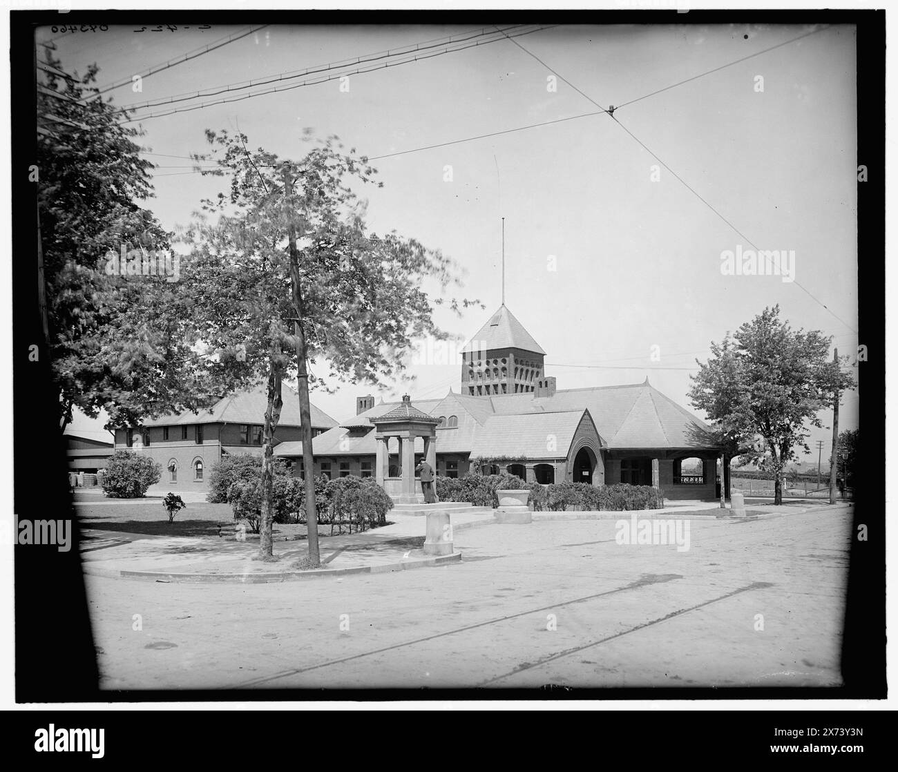 Railroad station, Walkerville, Ontario, Title from jacket., 'C 422' on negative., Detroit Publishing Co. N. 043460., Gift; State Historical Society of Colorado; 1949, Railroad Stations. , Canada, Ontario, Windsor. Foto Stock