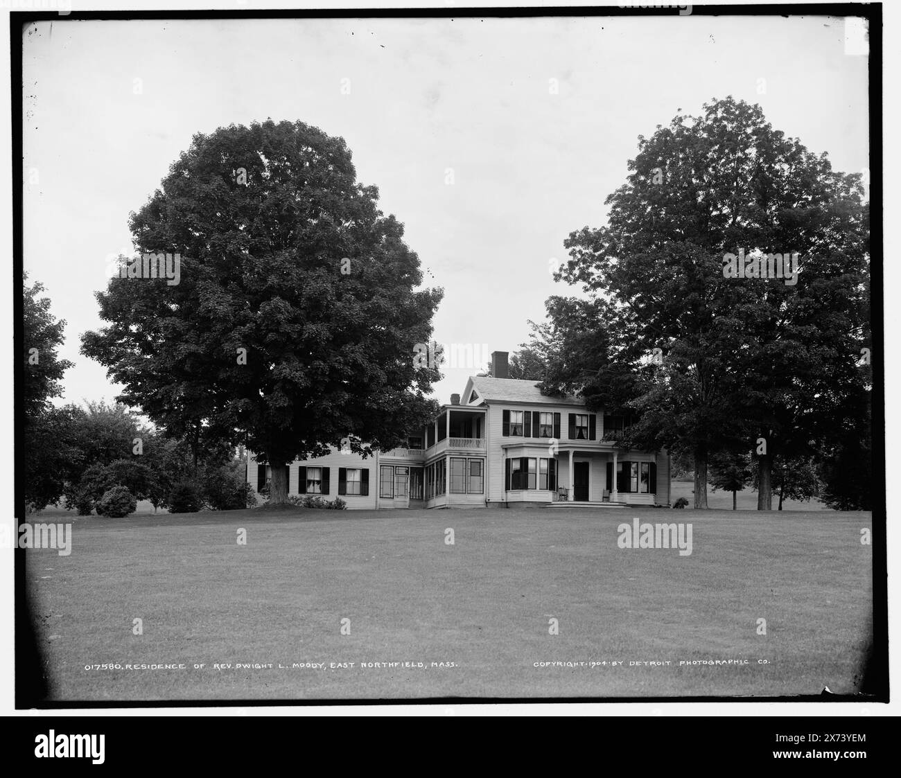 Residenza del Rev. Dwight L. Moody, East Northfield, Massachusetts, '2248 A' su negative., Detroit Publishing Co. N. 017580., Gift; State Historical Society of Colorado; 1949, Moody, Dwight Lyman, 1837-1899, case e luoghi di ritrovo. , Abitazioni. , Scuole. , Stati Uniti, Massachusetts, East Northfield. Foto Stock