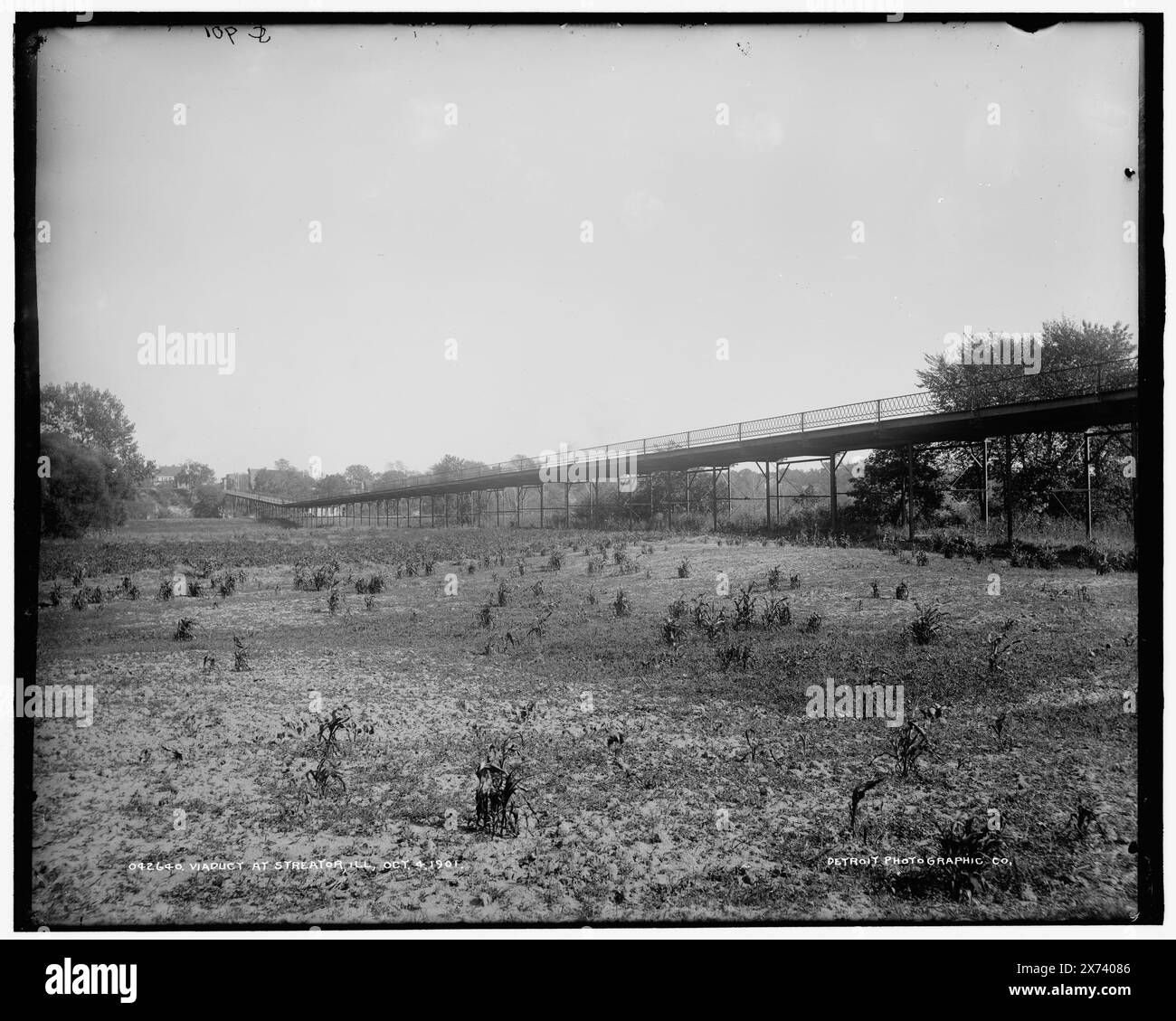 Viaduct at Streator, Ill., 'CJ 901' on negative., Detroit Publishing Co. No 042640., Gift; State Historical Society of Colorado; 1949, Bridges. , Stati Uniti, Illinois, Streator. Foto Stock