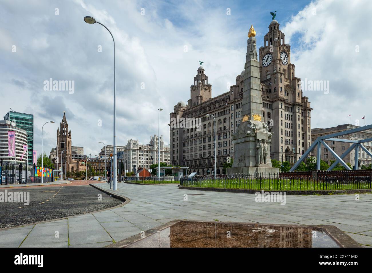 Edificio Royal Liver sul lungomare di Liverpool. Foto Stock