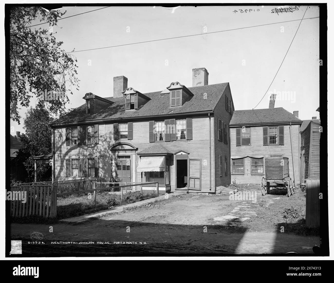 Wentworth-Johnson House, Portsmouth, N.H., '3763' su negative., Detroit Publishing Co. No 019954, 034492., Gift; State Historical Society of Colorado; 1949, Dwellings. , Stati Uniti, New Hampshire, Portsmouth. Foto Stock