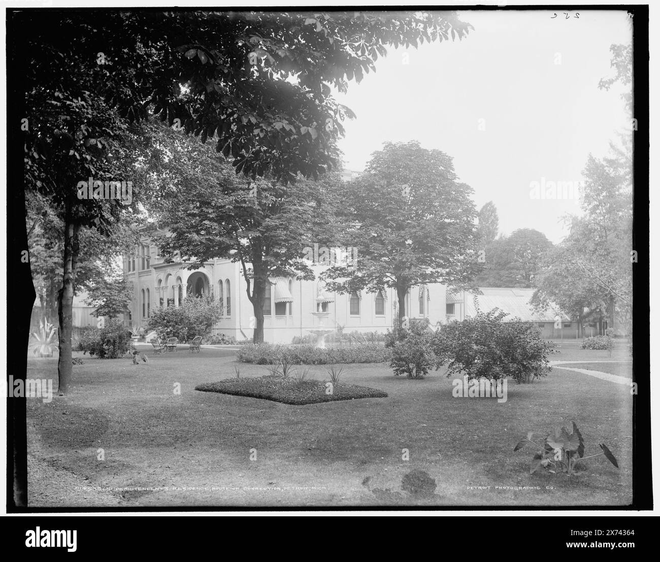 Residenza del sovrintendente, casa di correzione, Detroit, Mich., '25-C' su negativo., Detroit Publishing Co. n. 014538., Gift; State Historical Society of Colorado; 1949, prigioni. , Abitazioni. , Stati Uniti, Michigan, Detroit. Foto Stock