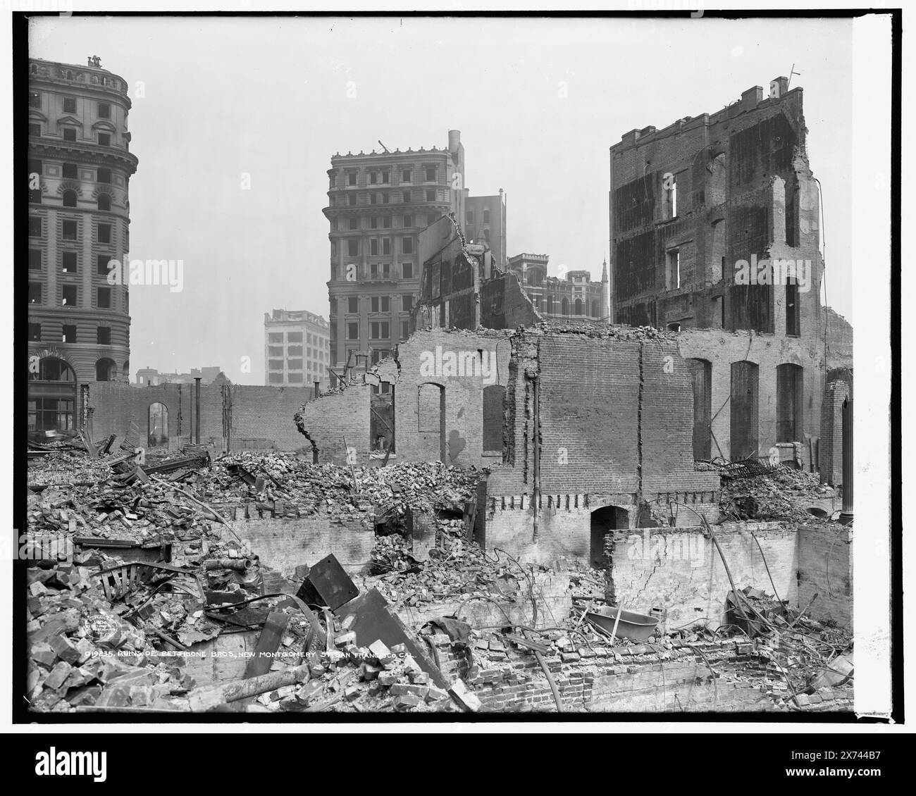 Rovine di Pettibone Bros., New Montgomery St., San Francisco, Cal., '3172' in negativo. Detroit Publishing Co. n. 019235., Gift; State Historical Society of Colorado; 1949, Commercial Facilities. , Terremoti. , Stati Uniti, California, San Francisco. Foto Stock