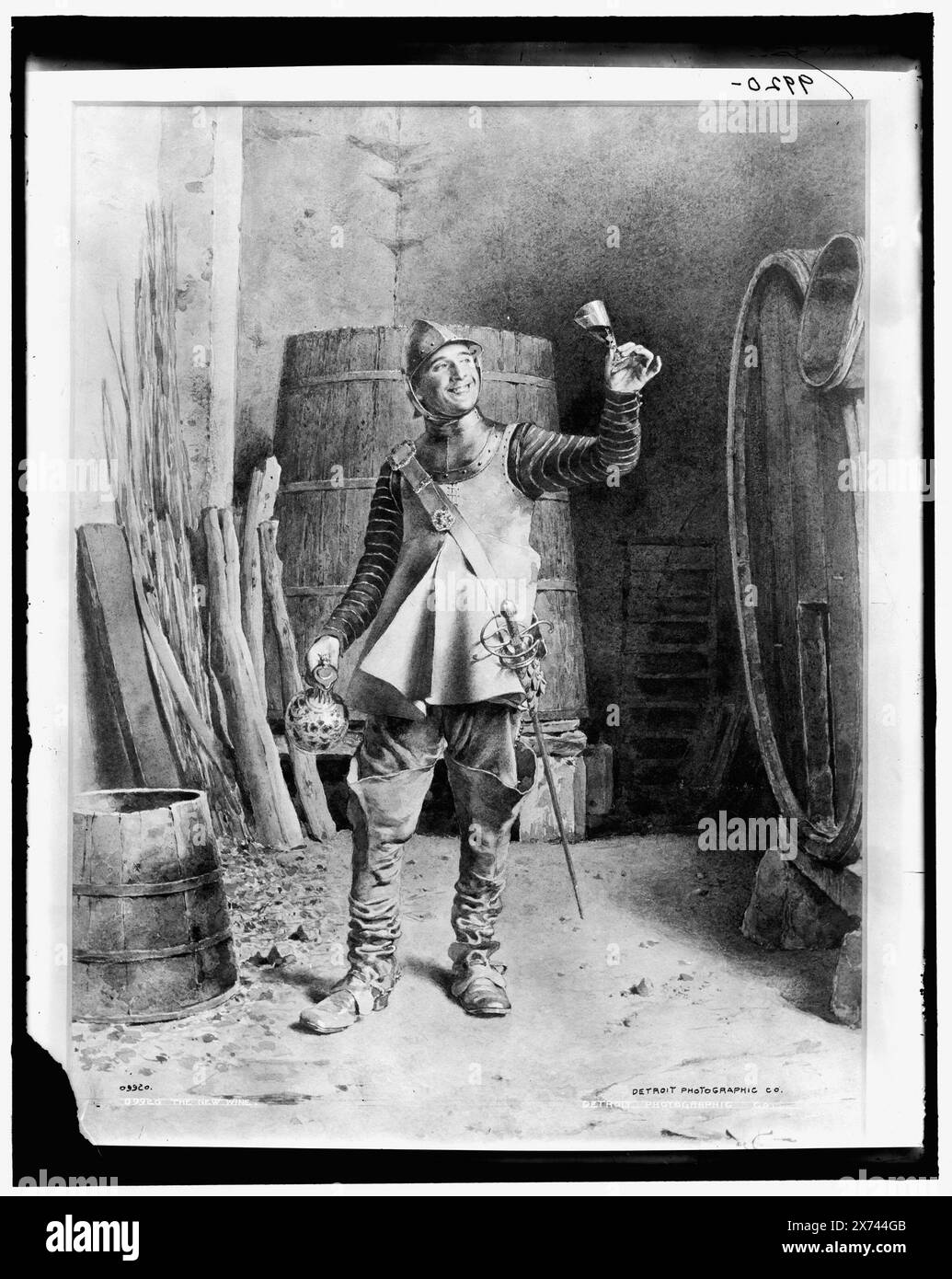 The New wine, fotografia di un dipinto, Detroit Publishing Co. No 090488., Gift; State Historical Society of Colorado; 1949, Wine Industry. , Uomini, abbigliamento e abbigliamento. Foto Stock