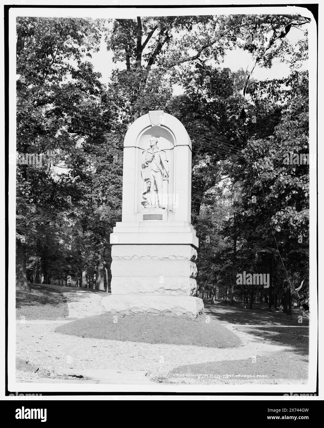 Washington Monument, Druid Hill Park, Baltimore, MD., negative broken right side and taped to second sheet of glass., Date based on Detroit, Catalogue P (1906)., 'G 3400' on negative., Detroit Publishing Co. N. 019134., Gift; State Historical Society of Colorado; 1949, Washington, George, 1732-1799, monumenti. , Monumenti e memoriali. , Parchi. , Stati Uniti, Maryland, Baltimora. Foto Stock