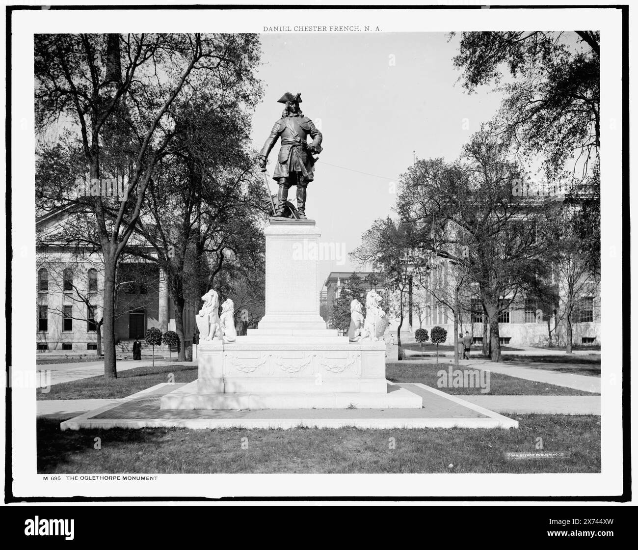 The Oglethorpe Monument, 'G 7843' e 'Daniel Chester French, N.A.' su negative., Detroit Publishing Co. N. M 695., Gift; State Historical Society of Colorado; 1949, Oglethorpe, James Edward, 1696-1785, statue. , Scultura. , Monumenti e memoriali. , Plazas. , Stati Uniti, Georgia, Savannah. Foto Stock