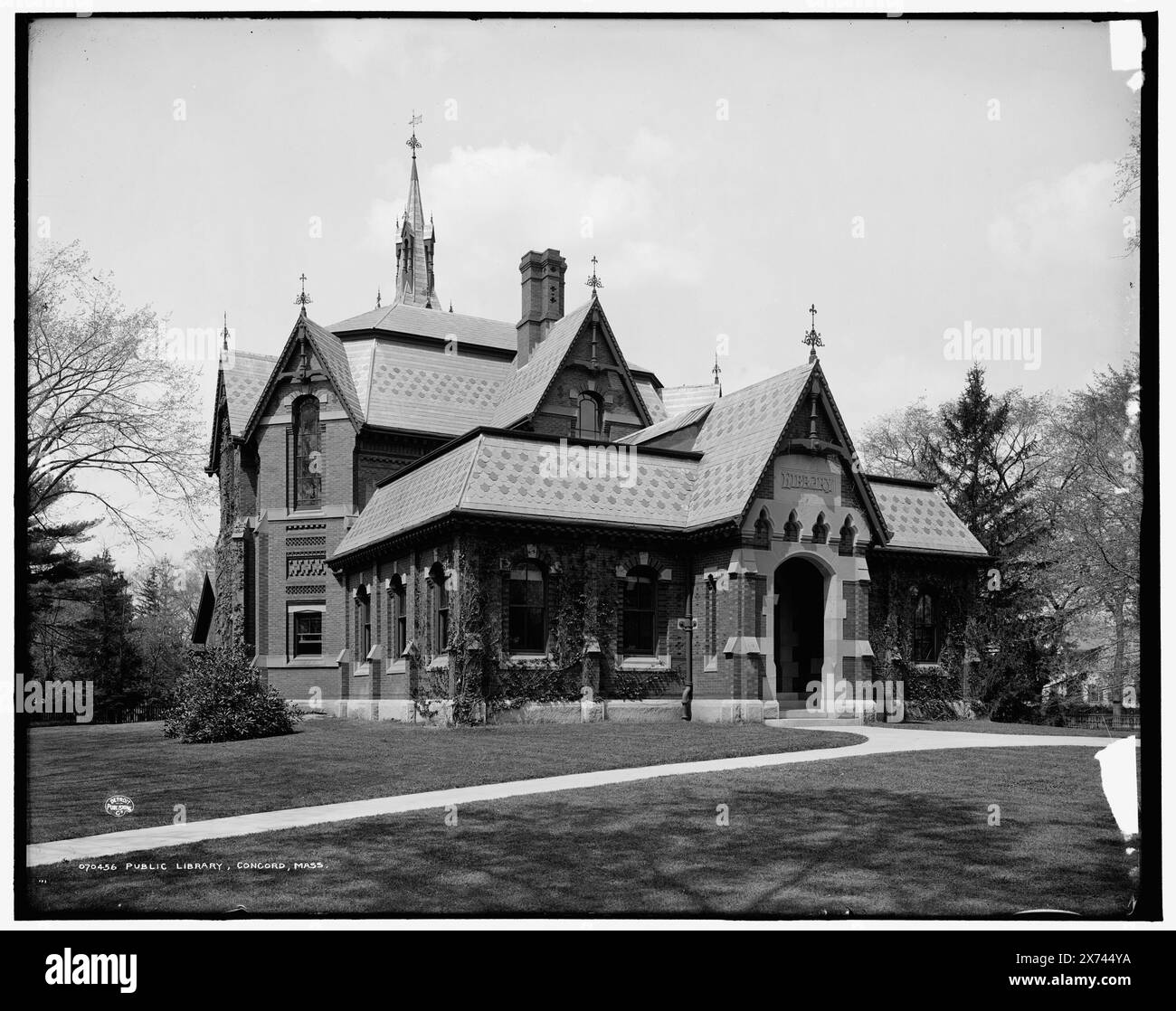 Public Library, Concord, Mass., '3975' su negative., Detroit Publishing Co. N. 070456., Gift; State Historical Society of Colorado; 1949, Libraries. , Stati Uniti, Massachusetts, Concord. Foto Stock