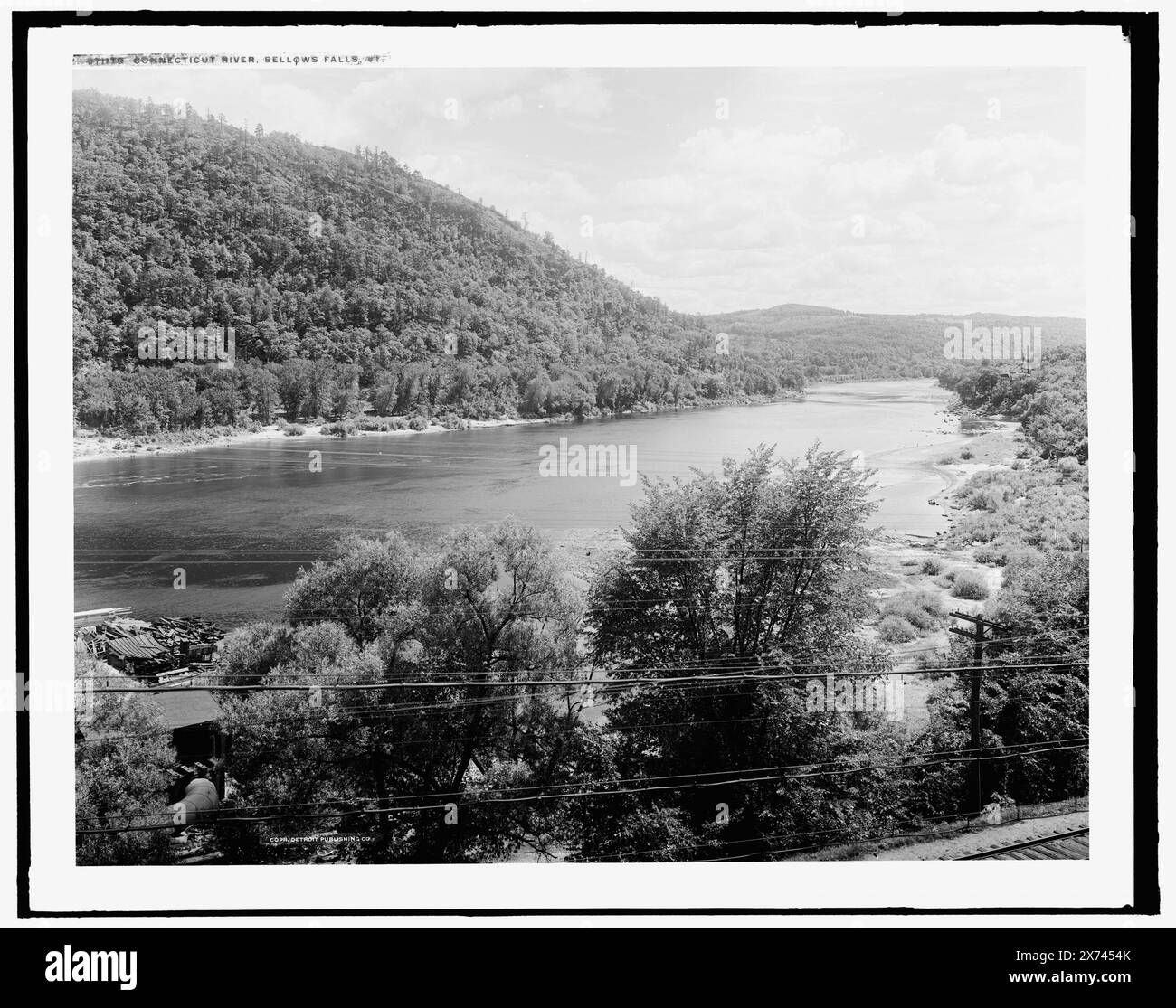 Connecticut River, Bellows Falls, Vt., Detroit Publishing Co. N. 071178., Gift; State Historical Society of Colorado; 1949, Rivers. , Stati Uniti, Vermont, Bellows Falls. , Stati Uniti, fiume Connecticut. Foto Stock