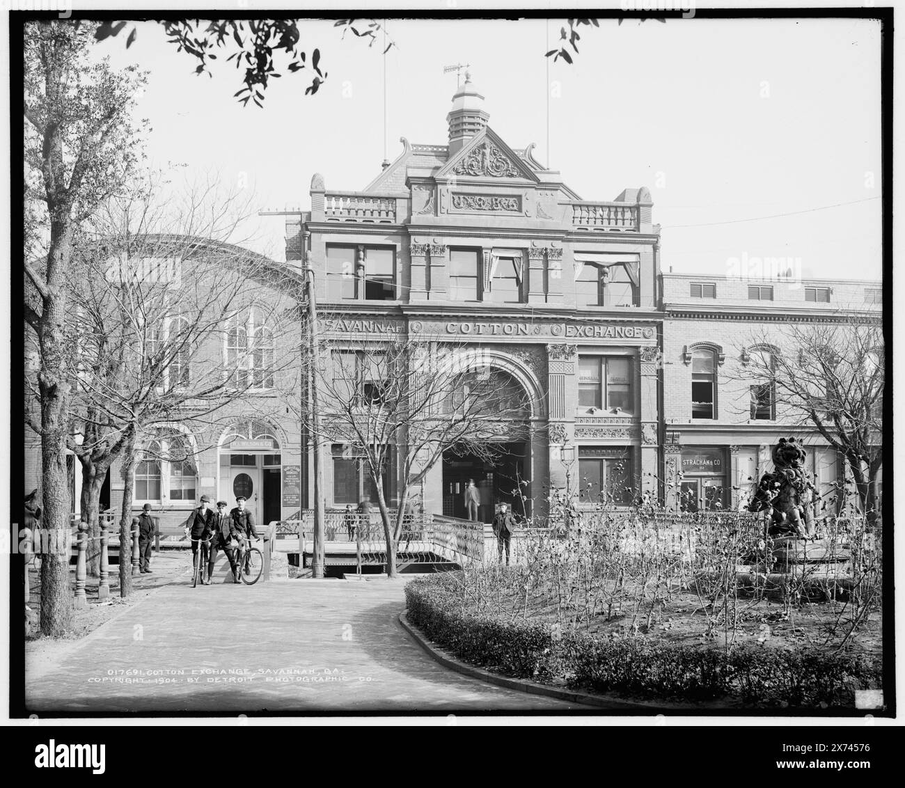 Cotton Exchange, Savannah, GA., '66' su negativo., corrispondente trasparenza vetro (stesso codice di serie) disponibile su telaio videodisc 1A-30138., Detroit Publishing Co. N.. 017691., Gift; State Historical Society of Colorado; 1949, Commodity Exchange. , Industria del cotone. , Servizi finanziari. , Stati Uniti, Georgia, Savannah. Foto Stock