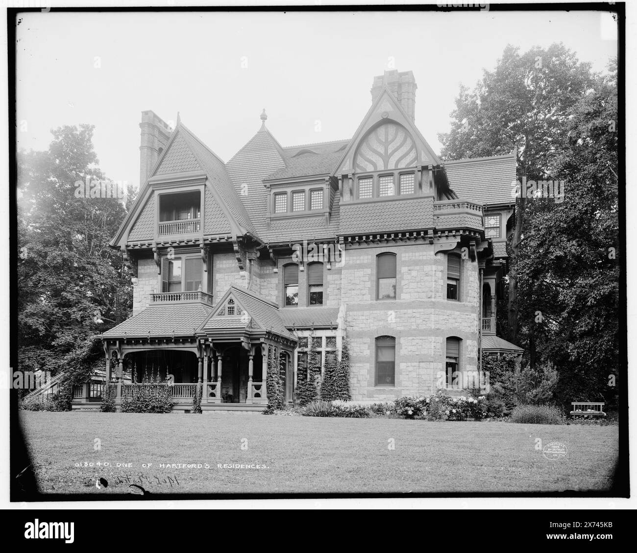Una delle residenze di Hartford, negativa incrinata dall'angolo in basso a sinistra., '216[, .]' In negativo, Detroit Publishing Co. N. 018040., Gift; State Historical Society of Colorado; 1949, Dwellings. , Stati Uniti, Connecticut, Hartford. Foto Stock